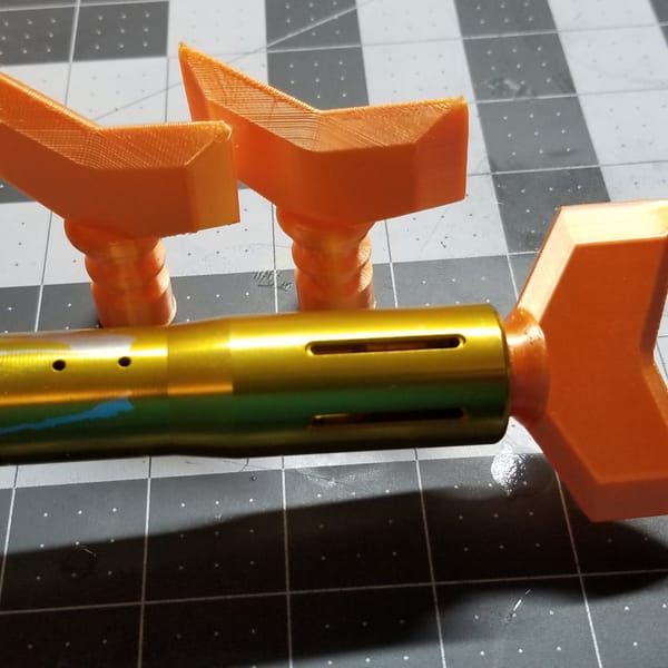 Paintball barrel plug